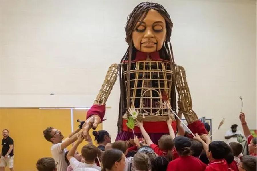 Amal will visit UCLA Community School on November 1 as part of our K-12 arts education program (Design for Sharing/DFS)