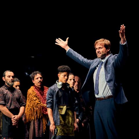 Image of performers from 'Catarina' on stage
